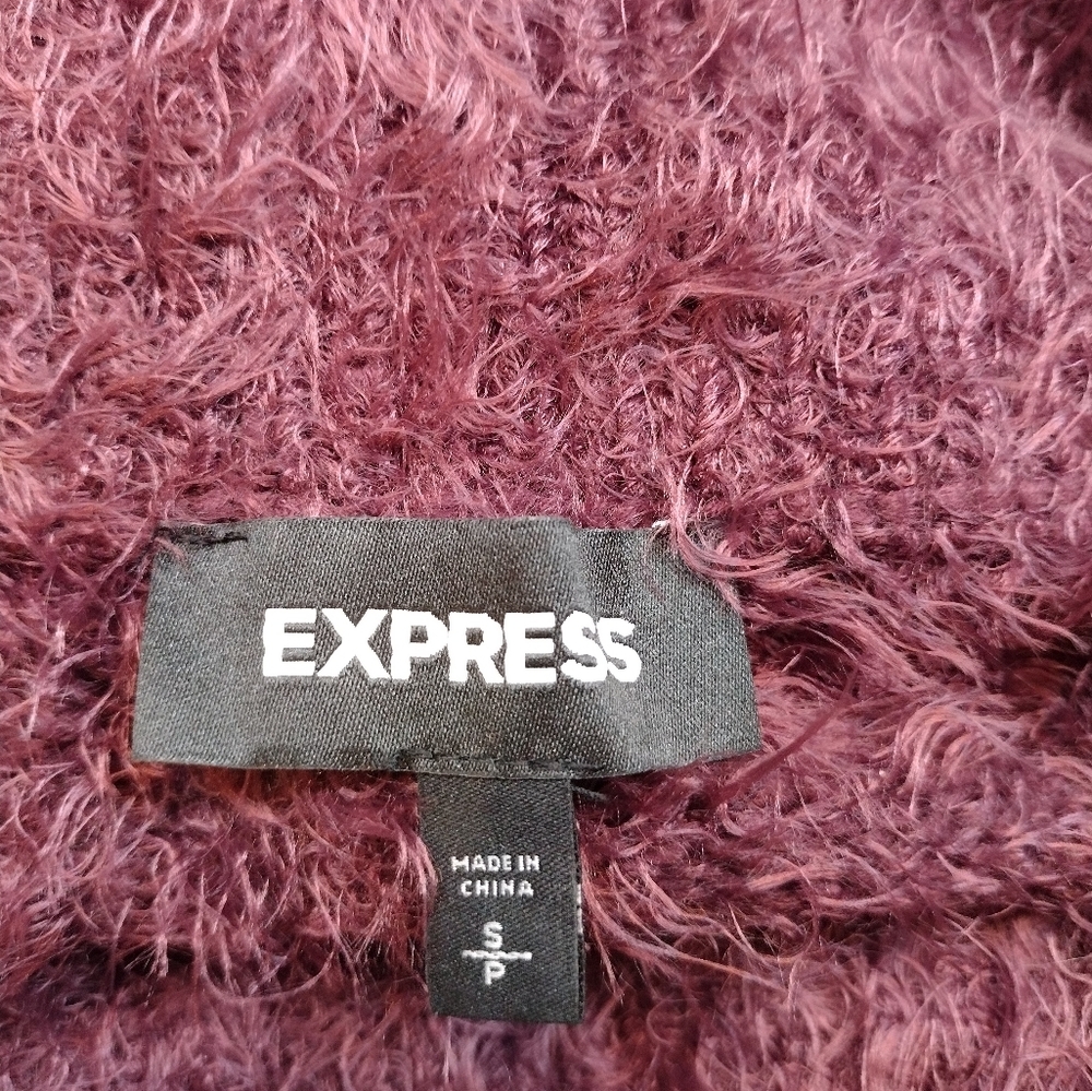 Express Sweater - Picture 7 of 8